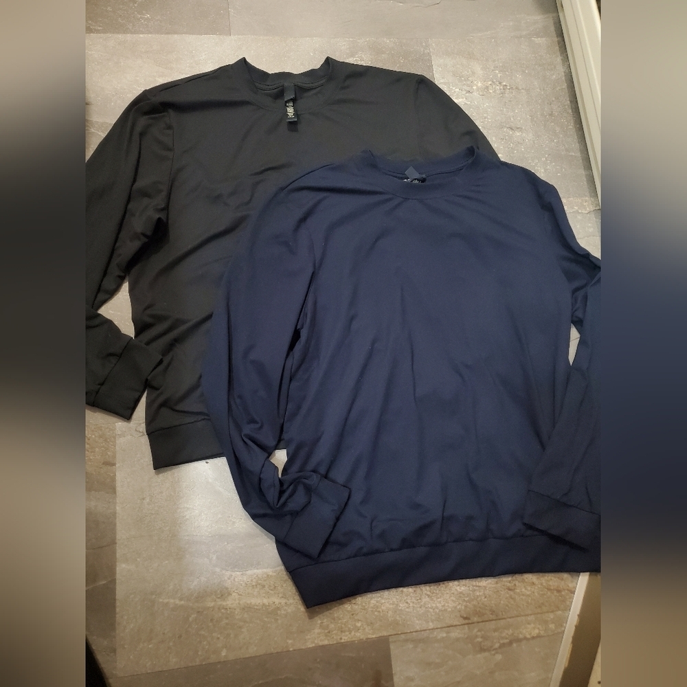 Skims Bundle Of 2 "Outdoor Jersey Classic Crewneck" Shirts Navy Blue, Black. S.